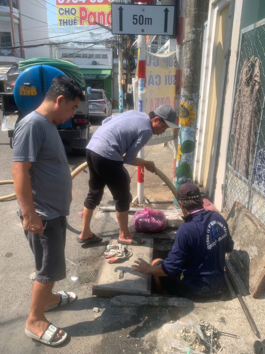 Hút Hầm Cầu Giá Rẻ Phú Tân, An Giang